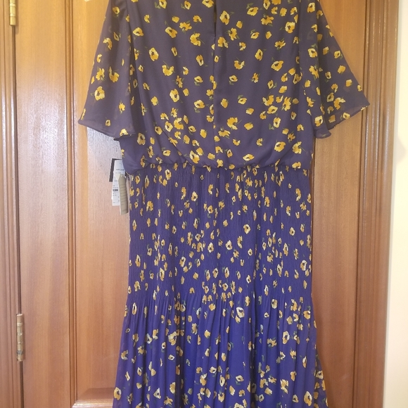 Sandra Darren short sleeve pleated midi floral dress size 12 - Picture 6 of 12